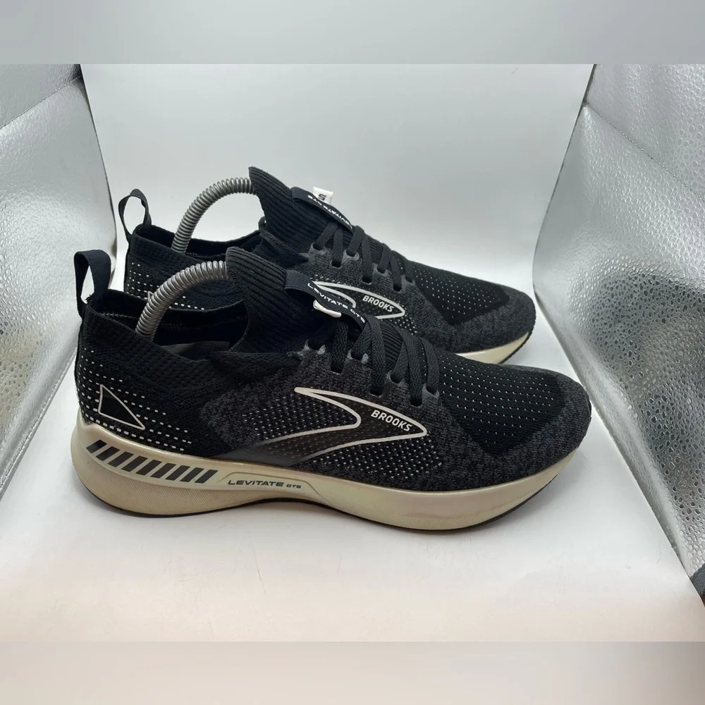 Brooks Levitate GTS 5 womens black sneakers size 9.5